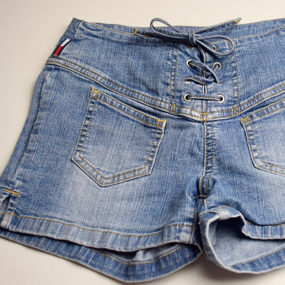 Tommy Jean Shorts (Juniors - Picture 1 of 6